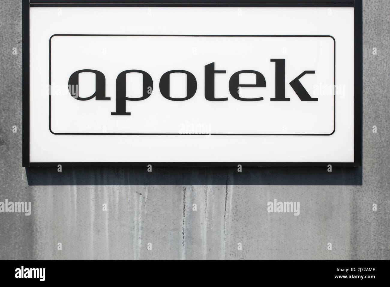 Affiche de la pharmacie sur un mur appelé apotek en langue danoise Banque D'Images