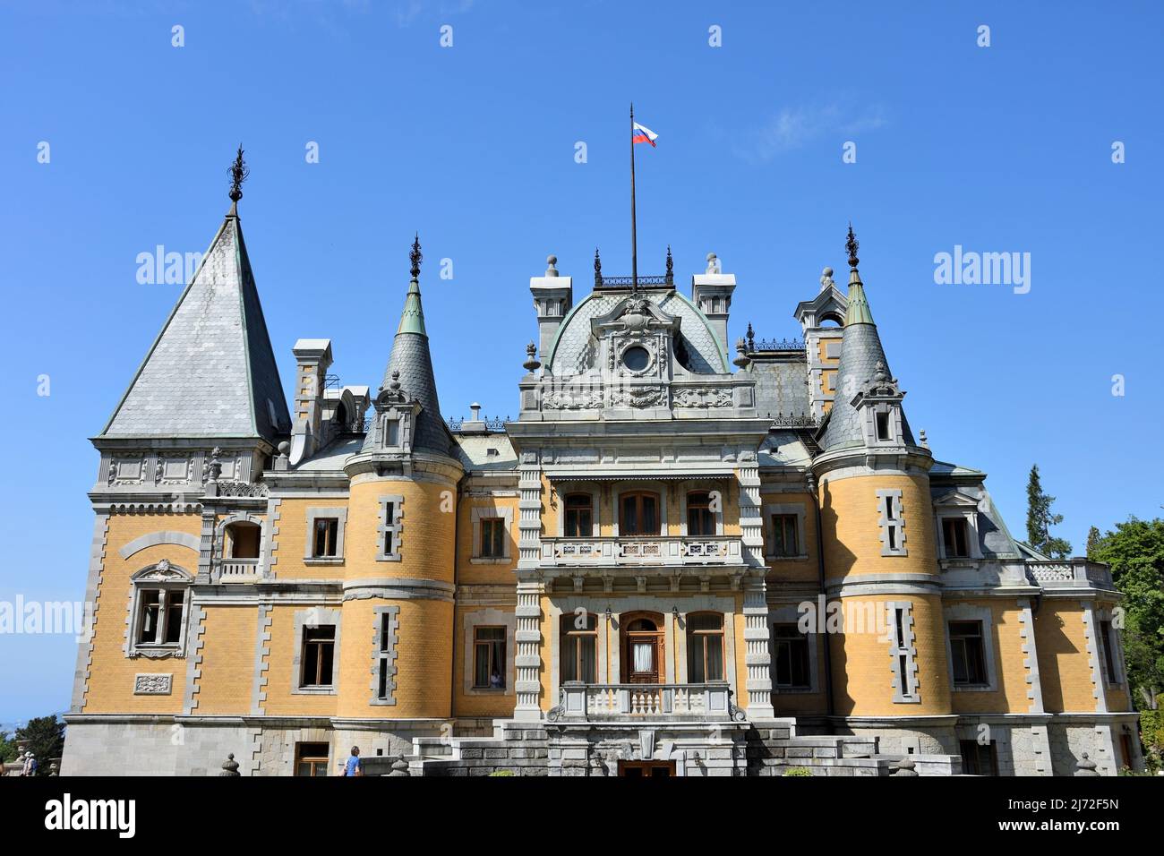 GASPRA, CRIMÉE – 04 JUIN 2019 : Palais Massandra le jour du printemps. Le palais Massandra de l'empereur Alexandre III est situé dans la haute Massandra sur le Sou Banque D'Images