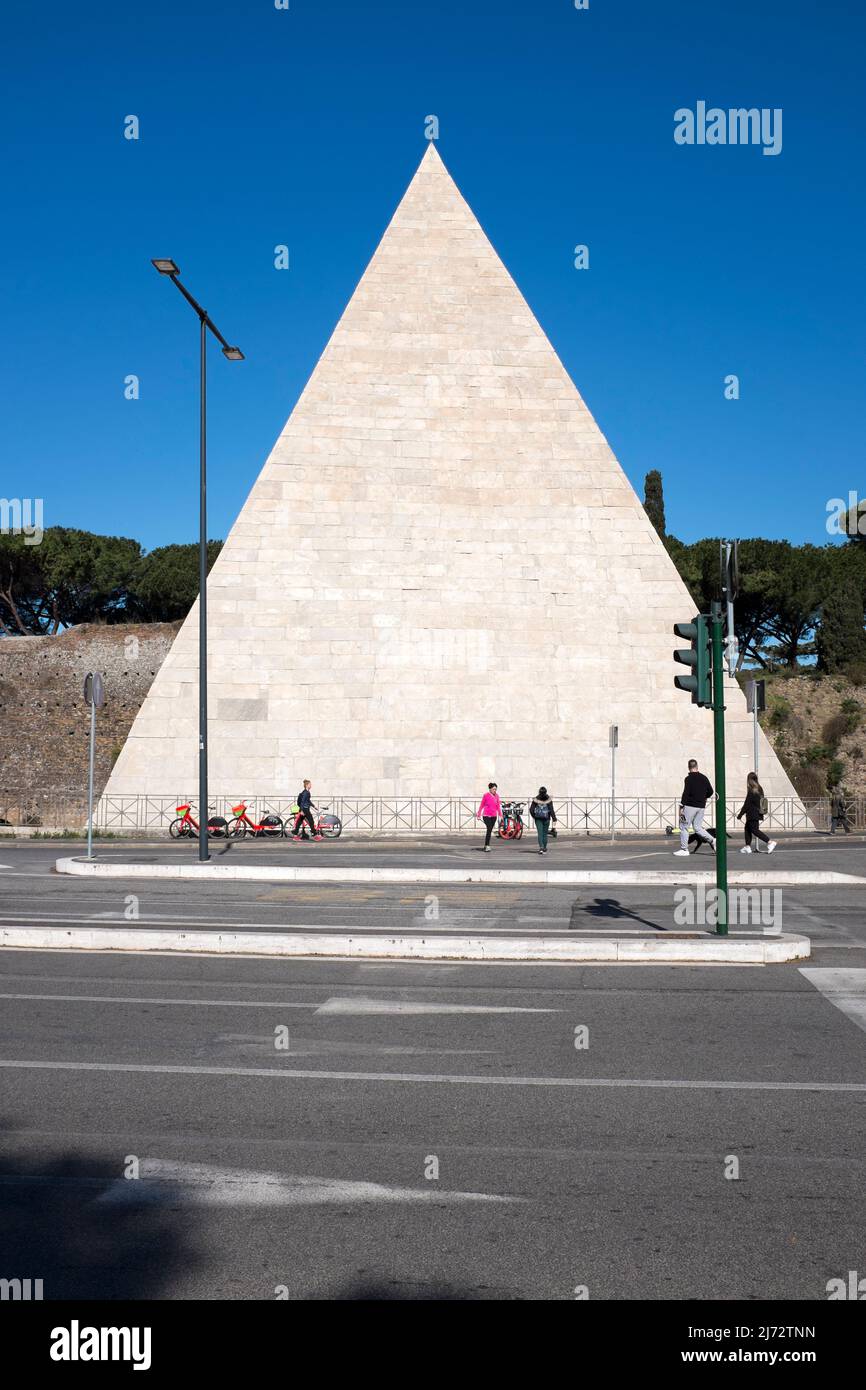 Pyramide de Cestius Rome Italie Banque D'Images