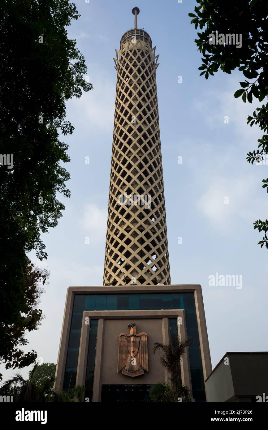 Détail architectural de la Tour du Caire, une tour en béton sur pied et la plus haute structure d'Égypte et d'Afrique du Nord, l'île de Gezira au centre-ville du Caire Banque D'Images