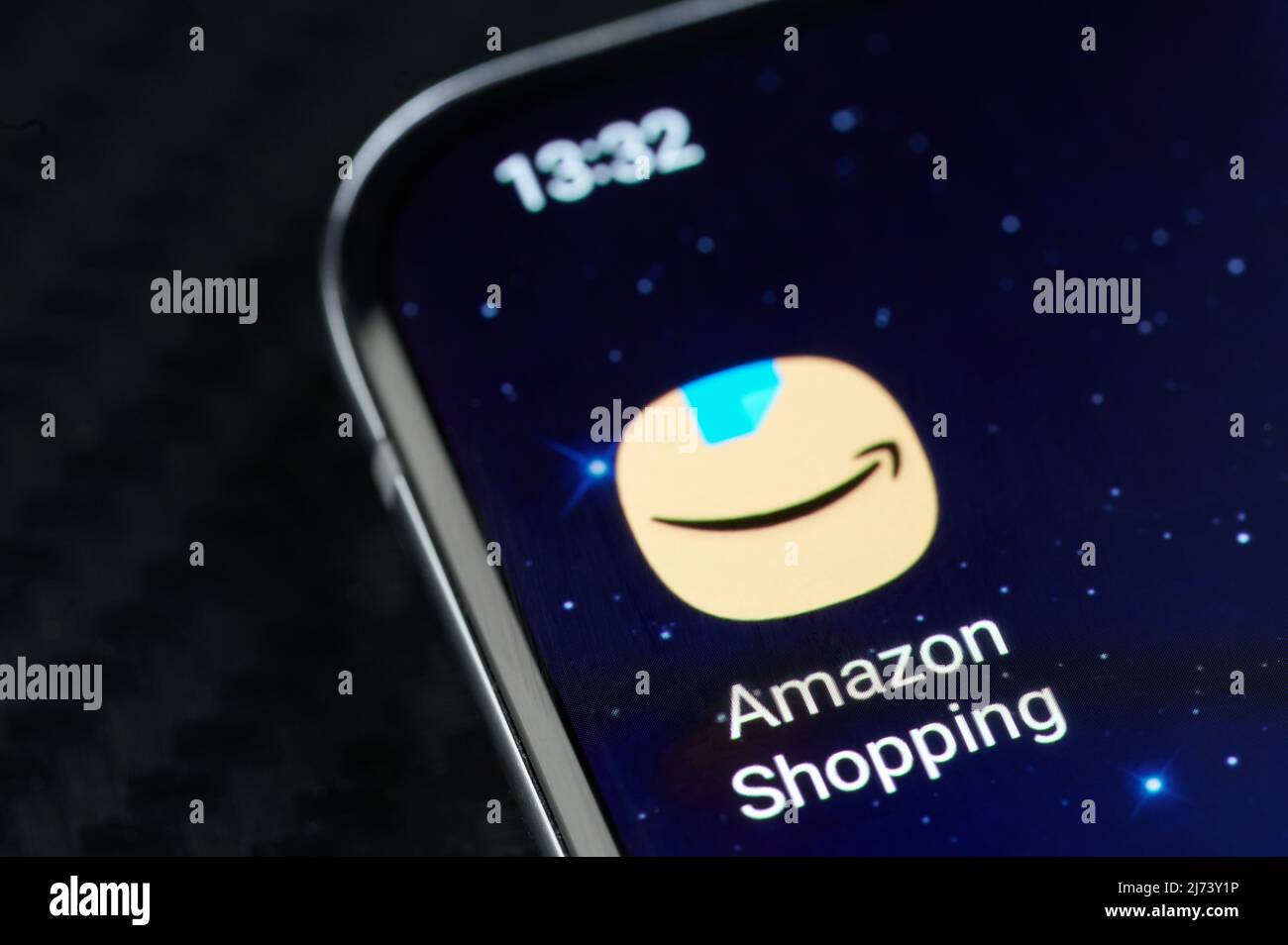 New york, États-Unis - 5 mai 2022 : application mobile Amazon shopping sur l'écran du smartphone en gros plan Banque D'Images