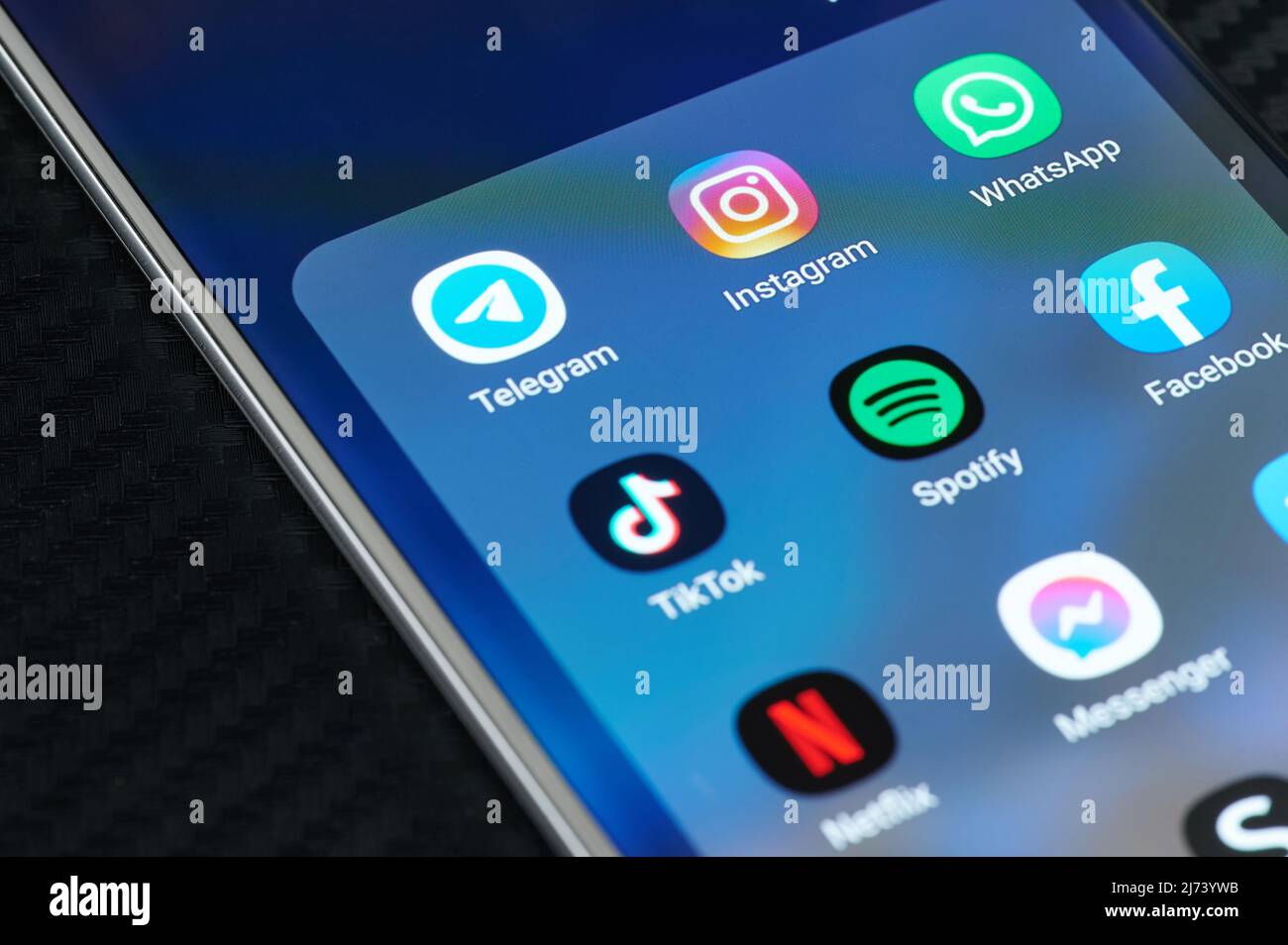 New york, États-Unis - 5 mai 2022 : gros plan des meilleures applications mobiles sur l'écran du smartphone Banque D'Images