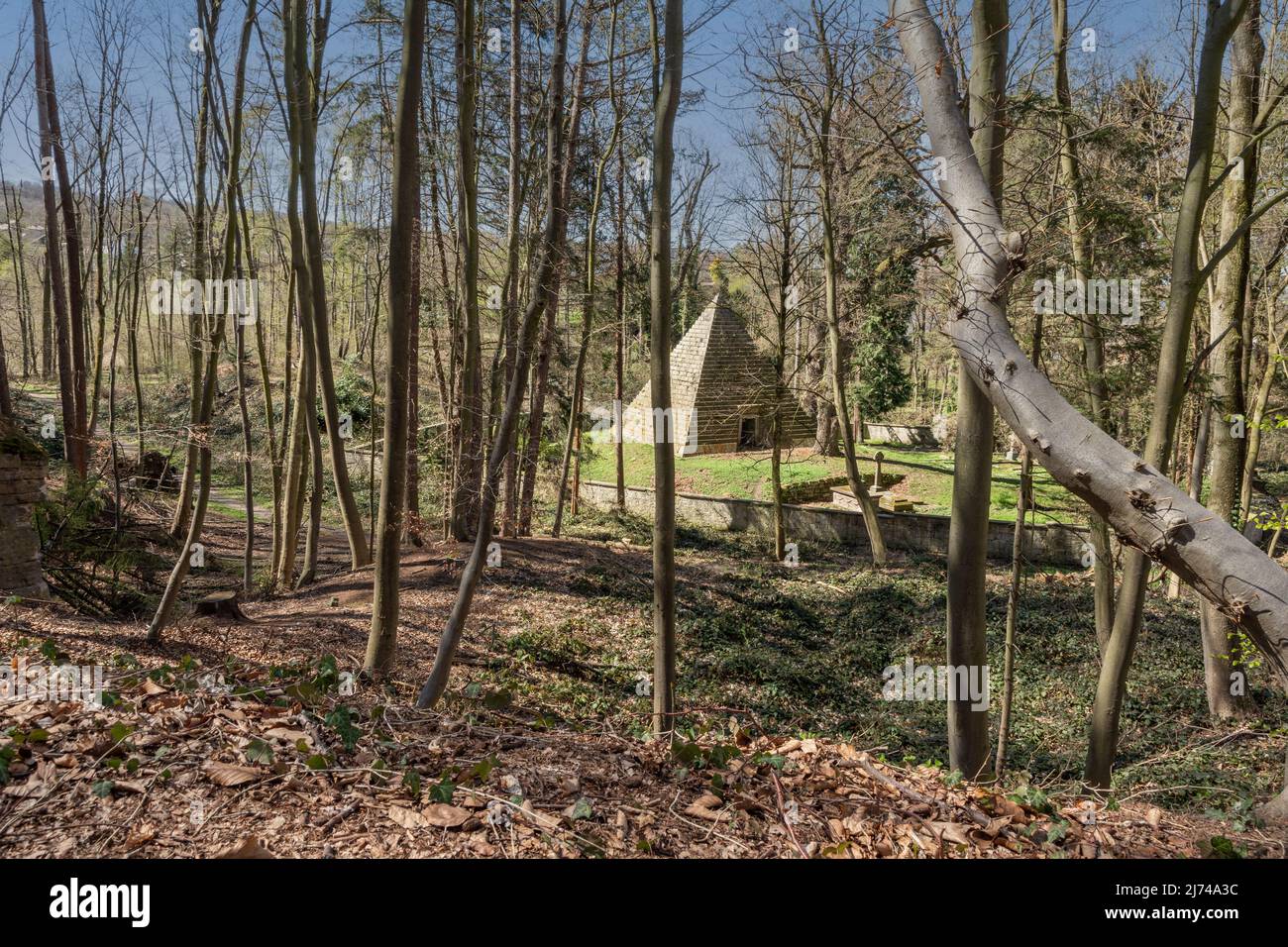 Vue de la pyramide depuis le haut. Laves Kultur Pfad. En 839, Laves a été commandé pour construire une tombe digne. Le Mauseleum a ensuite été construit dans le sha Banque D'Images