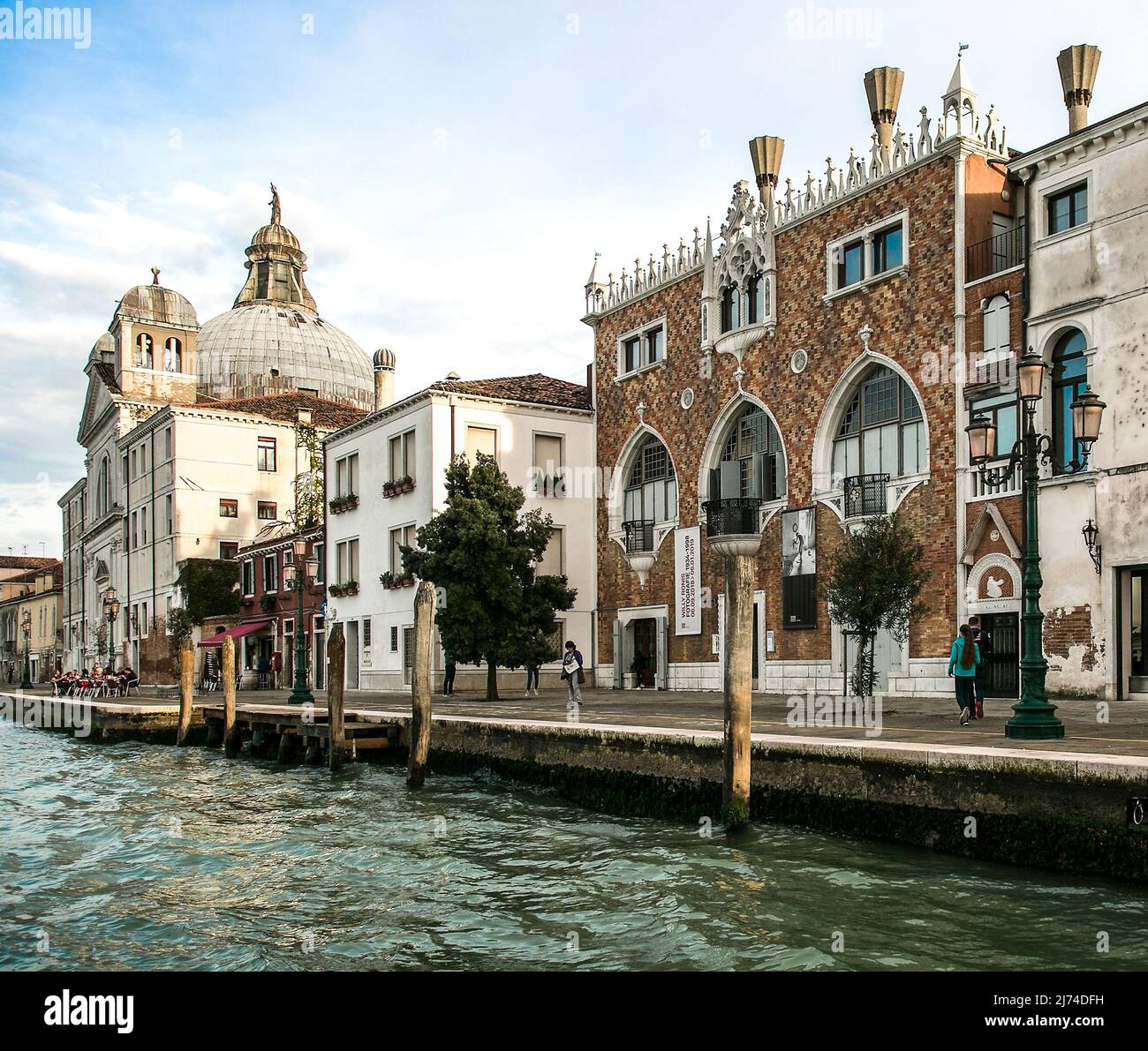 Italien Venendig Casa dei Tre OCI -498 auf der Insel Guidecca 1912-13 erb hinten Zitelle-Kirche 1586 nach Palladio-Entwurf vollendet Banque D'Images