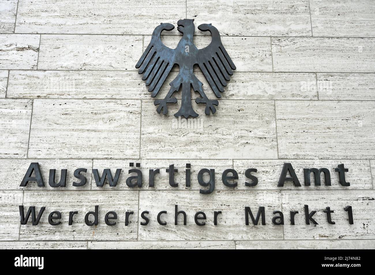 Bundesadler avec lettrage au Federal Foreign Office, Allemagne, Berlin Banque D'Images