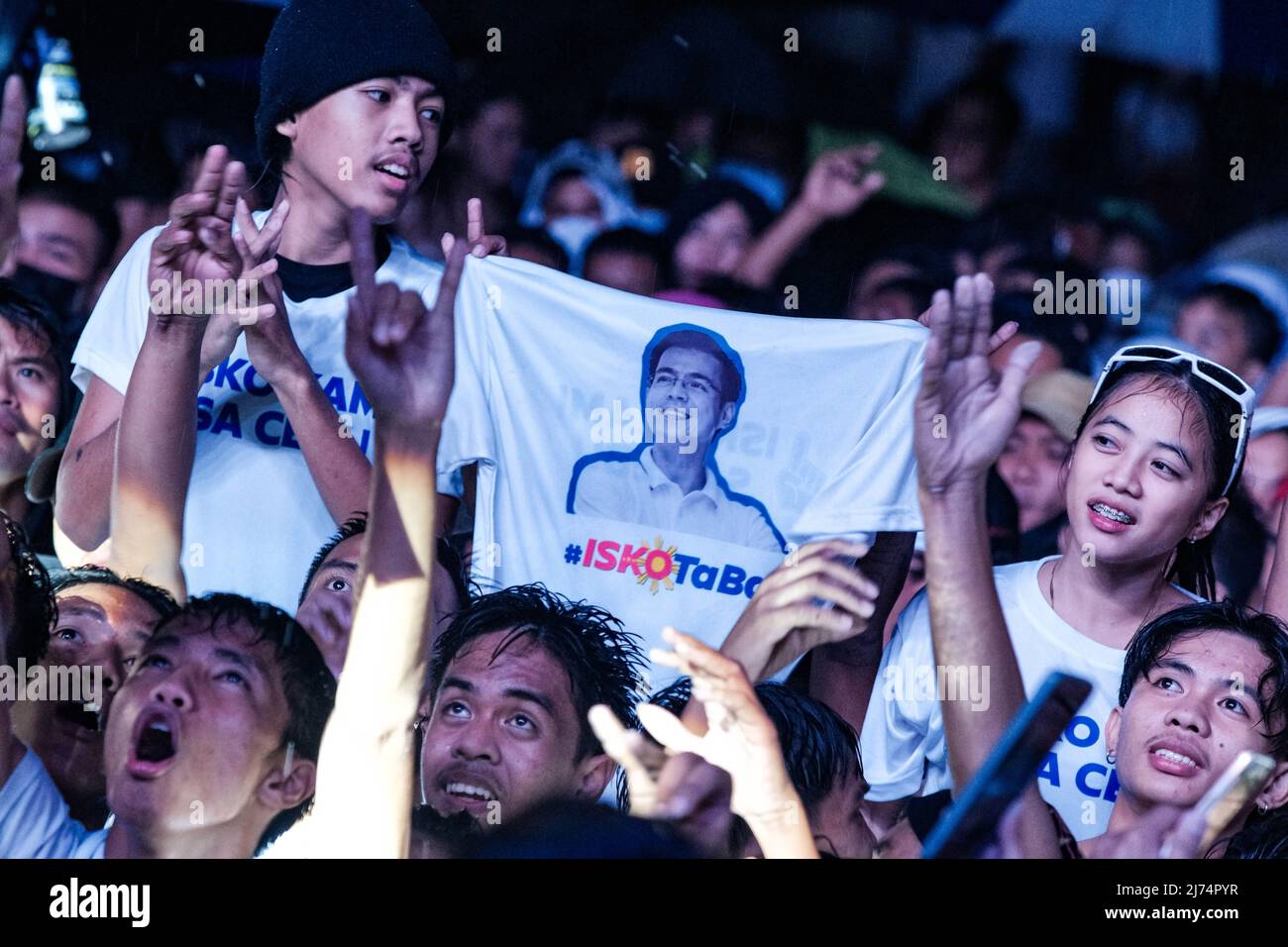 4 mai 2022, Singapour, Singapour, Singapour: Les partisans du maire de Manille ISKO MORENO DOMAGOSO se réunissent lors d'un rassemblement de campagne à Cebu City, le 4 mai 2022. (Image de crédit : © Maverick ASIO/ZUMA Press Wire) Banque D'Images