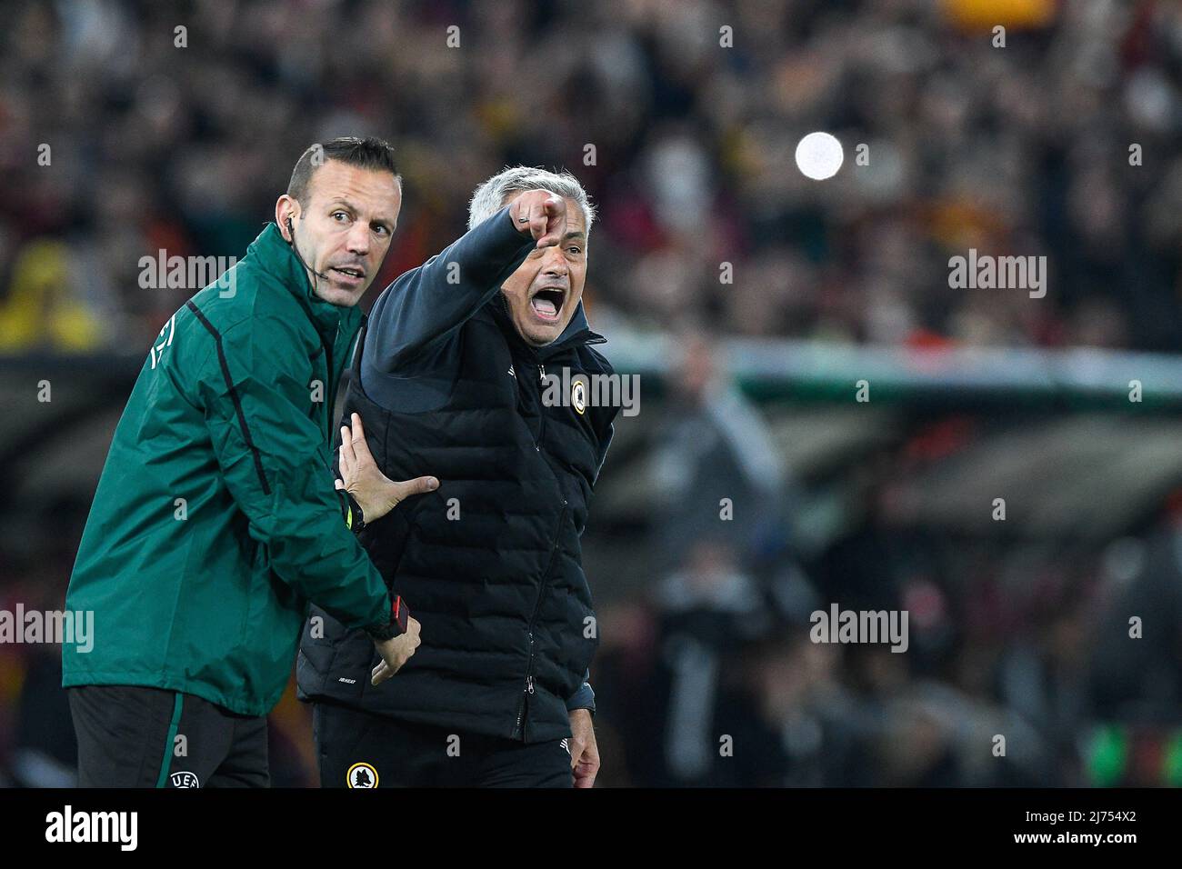 José Mourinho lors d'un match de football au Stadio Olimpico, Roma / Leicester City le 5 mai 2022 à Rome, Italie. (Photo par AllShotLive/Sipa USA) Banque D'Images