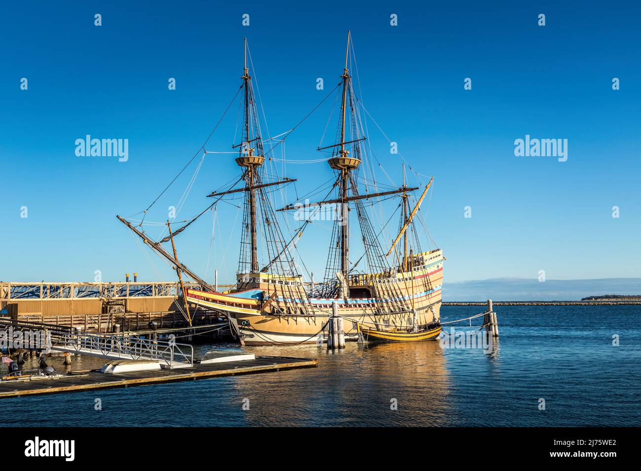Le navire historique Mayflower dans le port de Plymouth Banque D'Images