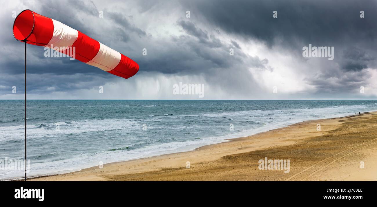 Windsock, tempête sur la côte Banque D'Images