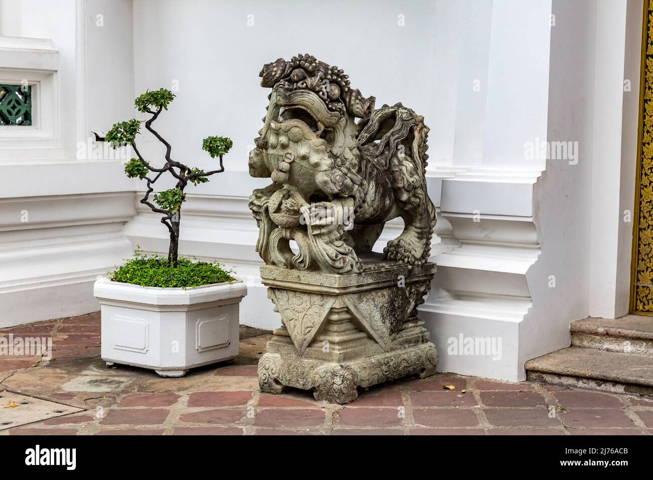 Figurine de lion chinois, complexe du temple Wat Pho, Temple du Bouddha couché, Bangkok, Thaïlande, Asie Banque D'Images