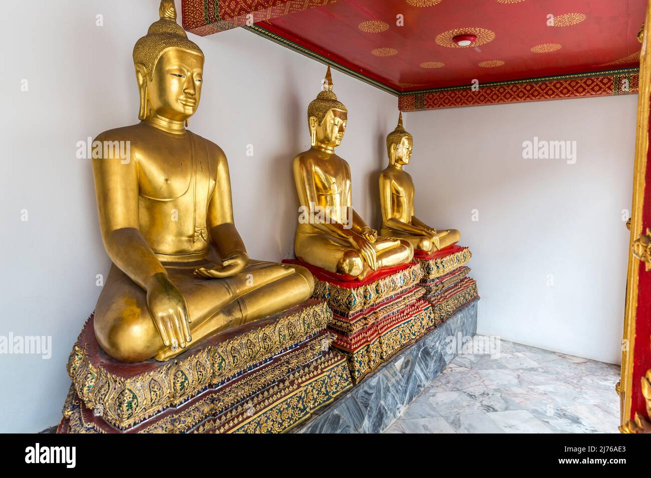 Buddhas assis, Wat Pho temple complexe, Temple du Bouddha couché, Bangkok, Thaïlande, Asie Banque D'Images