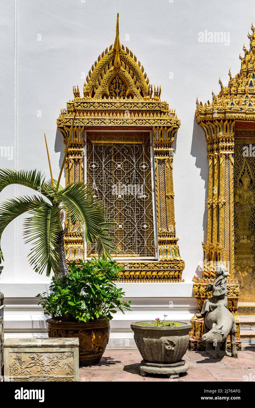 Window, Phra Ubosoth, temple complexe Wat Pho, temple du Bouddha couché, Bangkok, Thaïlande, Asie Banque D'Images