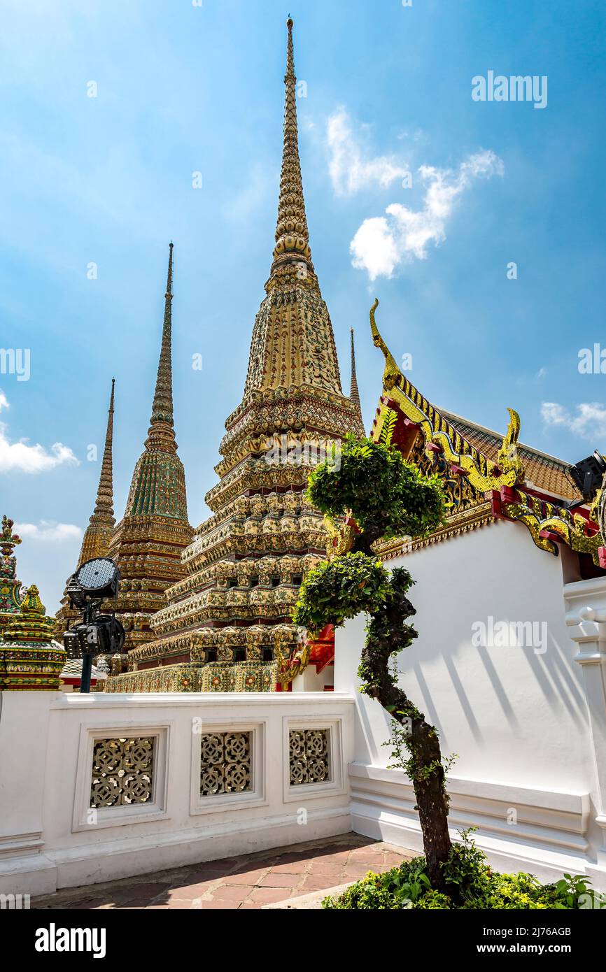 Chedis, Temple Wat Pho, Wat Phra Chetuphon, Temple du Bouddha couché, Bangkok, Thaïlande, Asie Banque D'Images
