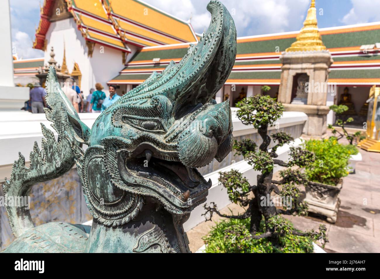 Cercueil dragon, sculpture, complexe de temple Wat Pho, temple du Bouddha couché, Bangkok, Thaïlande, Asie Banque D'Images