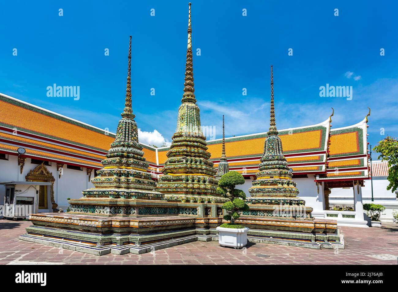 Chedis, Temple Wat Pho, Wat Phra Chetuphon, Temple du Bouddha couché, Bangkok, Thaïlande, Asie Banque D'Images