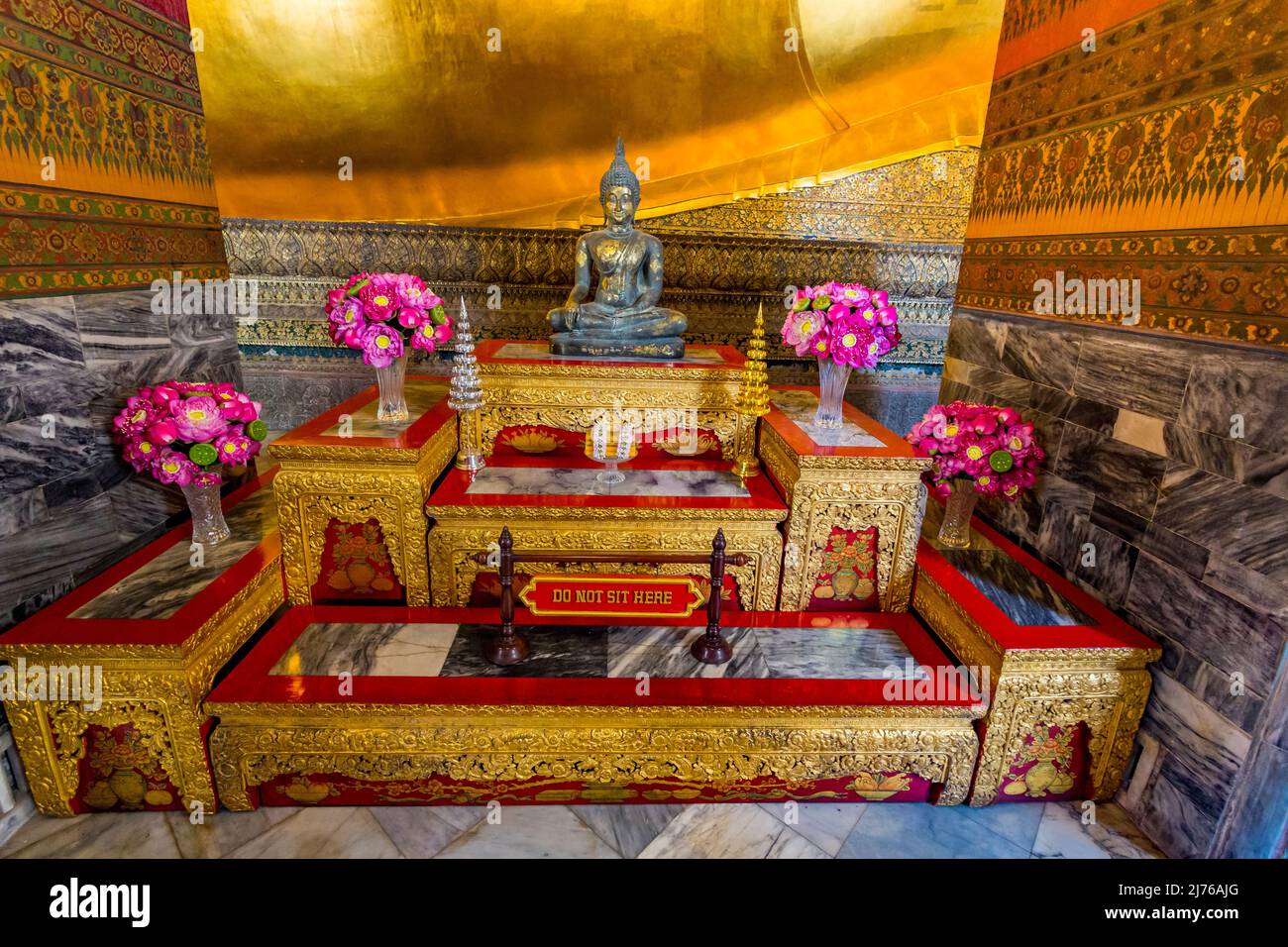 Statue de petit Bouddha, Viharn Phranorn, complexe du temple Wat Pho, Temple du Bouddha couché, Bangkok, Thaïlande, Asie Banque D'Images