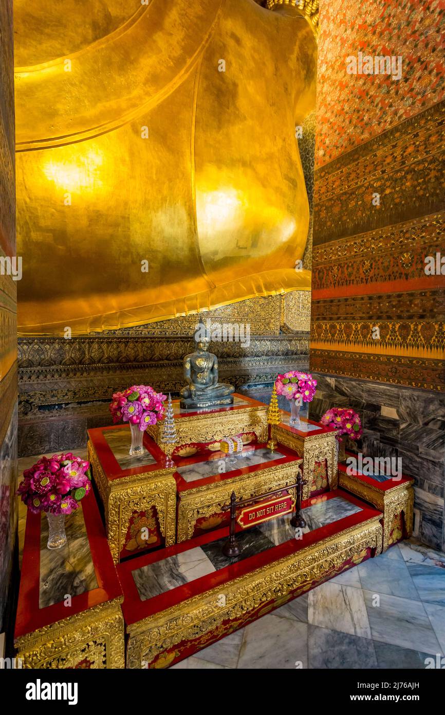 Statue de petit Bouddha, Viharn Phranorn, complexe du temple Wat Pho, Temple du Bouddha couché, Bangkok, Thaïlande, Asie Banque D'Images