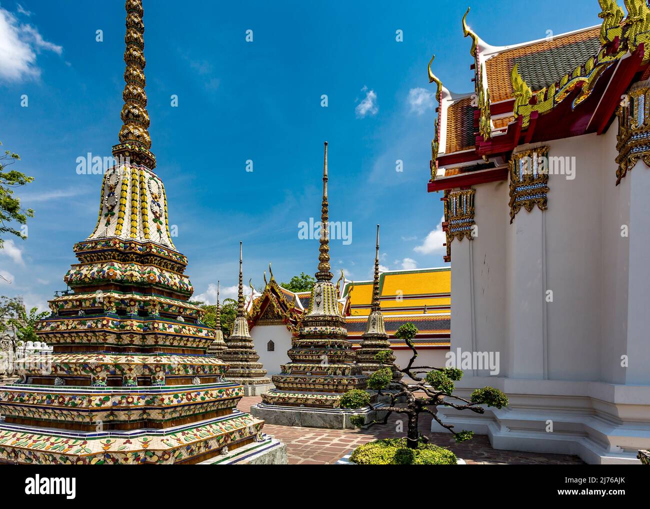 Chedis, Temple Wat Pho, Wat Phra Chetuphon, Temple du Bouddha couché, Bangkok, Thaïlande, Asie Banque D'Images