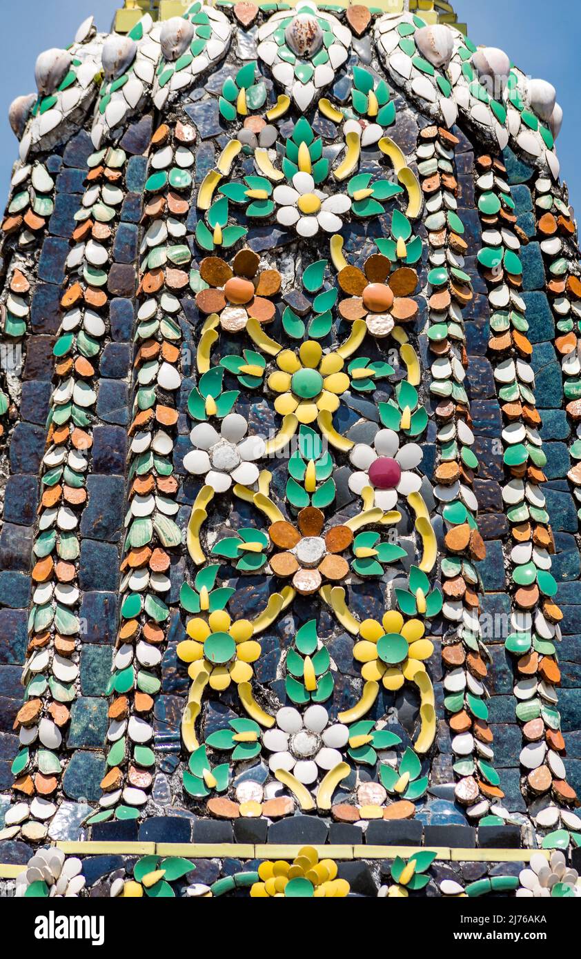 Décorations en mosaïque, Chedis, complexe de temples Wat Pho, temple du Bouddha couché, Bangkok, Thaïlande, Asie Banque D'Images
