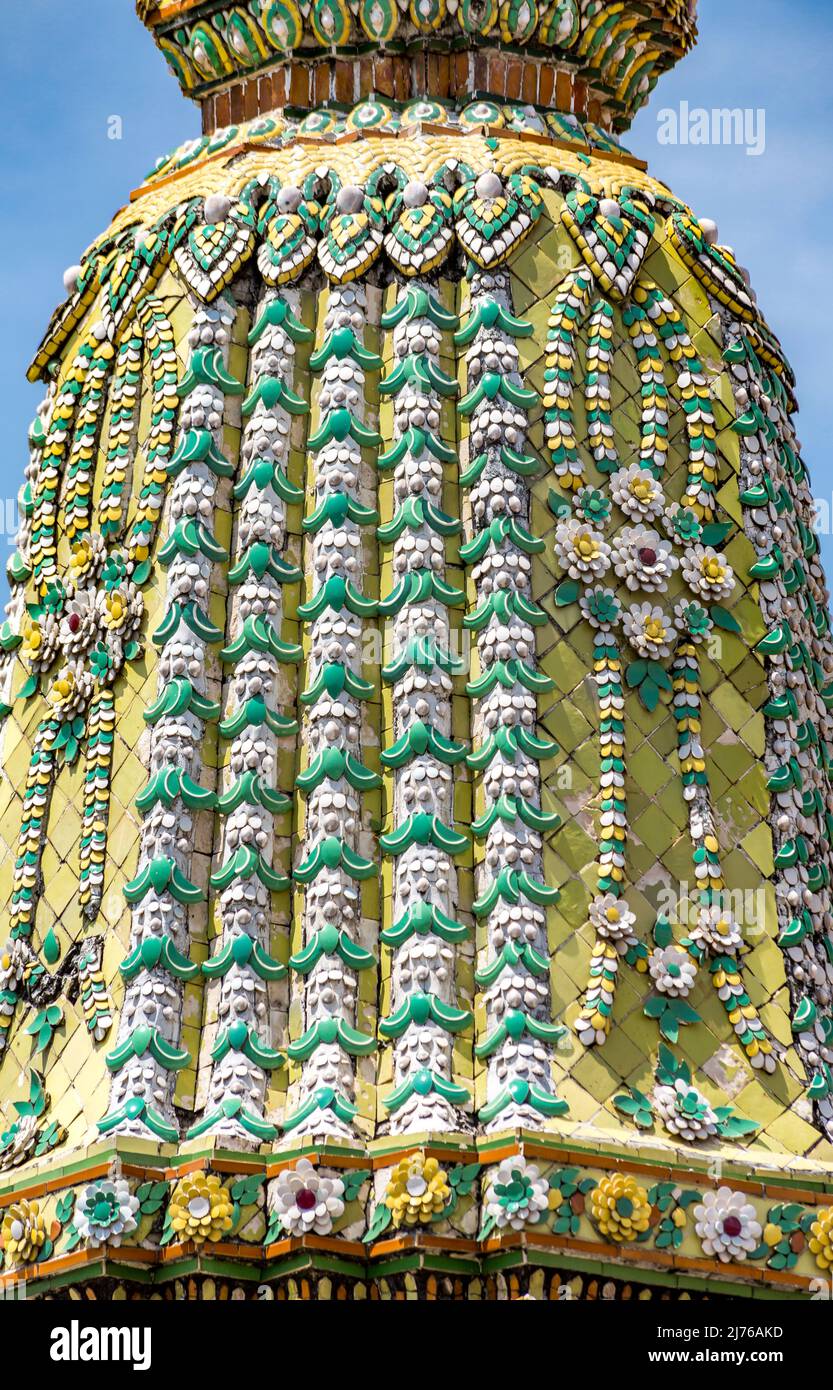 Décorations en mosaïque, Chedis, complexe de temples Wat Pho, temple du Bouddha couché, Bangkok, Thaïlande, Asie Banque D'Images