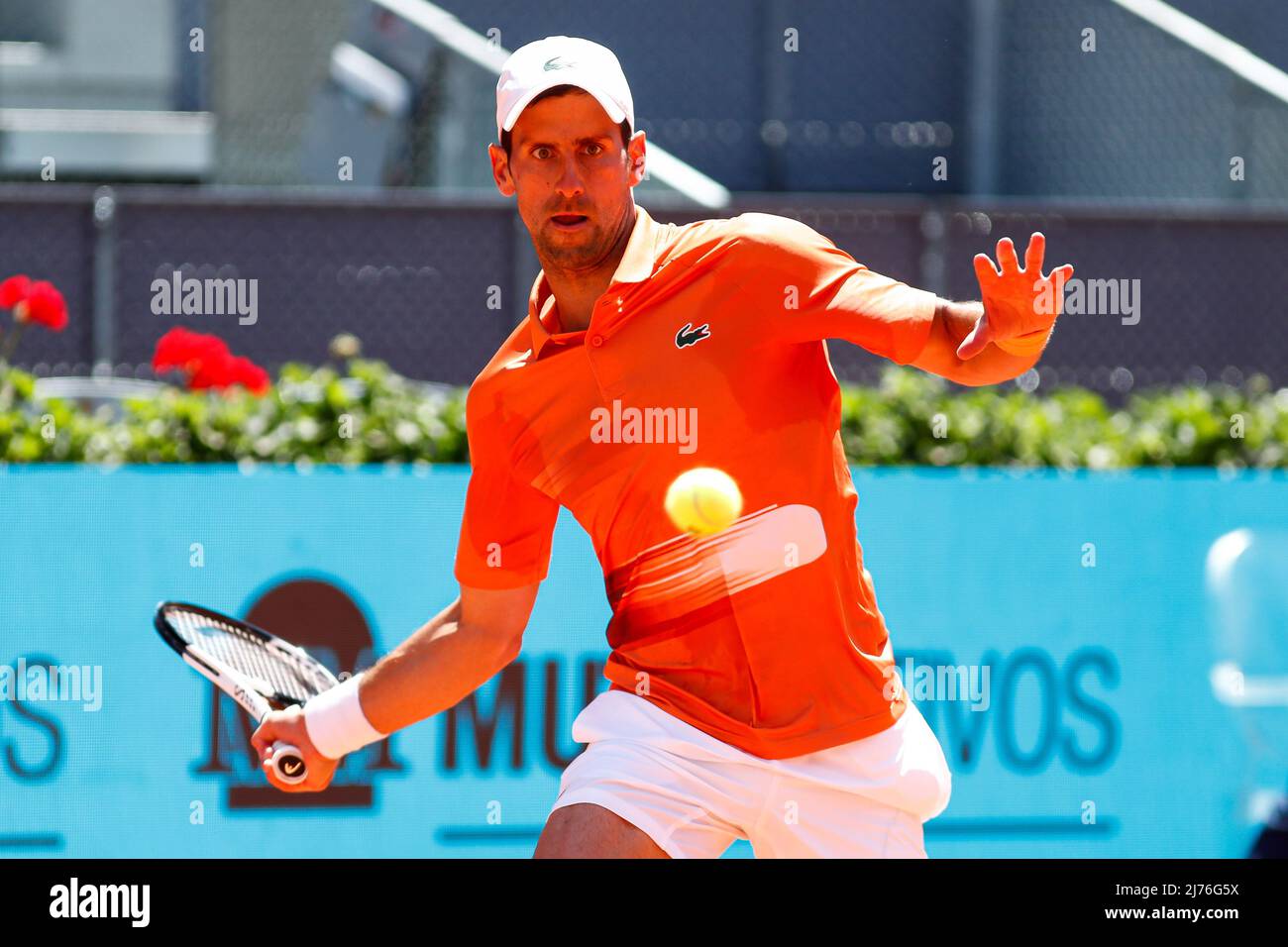 Novak Djokovic de Serbie en action contre Hubert Hurkacz de Pologne lors du tournoi de tennis Mutua Madrid Open 2022 le 6 mai 2022 au stade Caja Magica à Madrid, Espagne - photo: Irina R Hipolito/DPPI/LiveMedia Banque D'Images