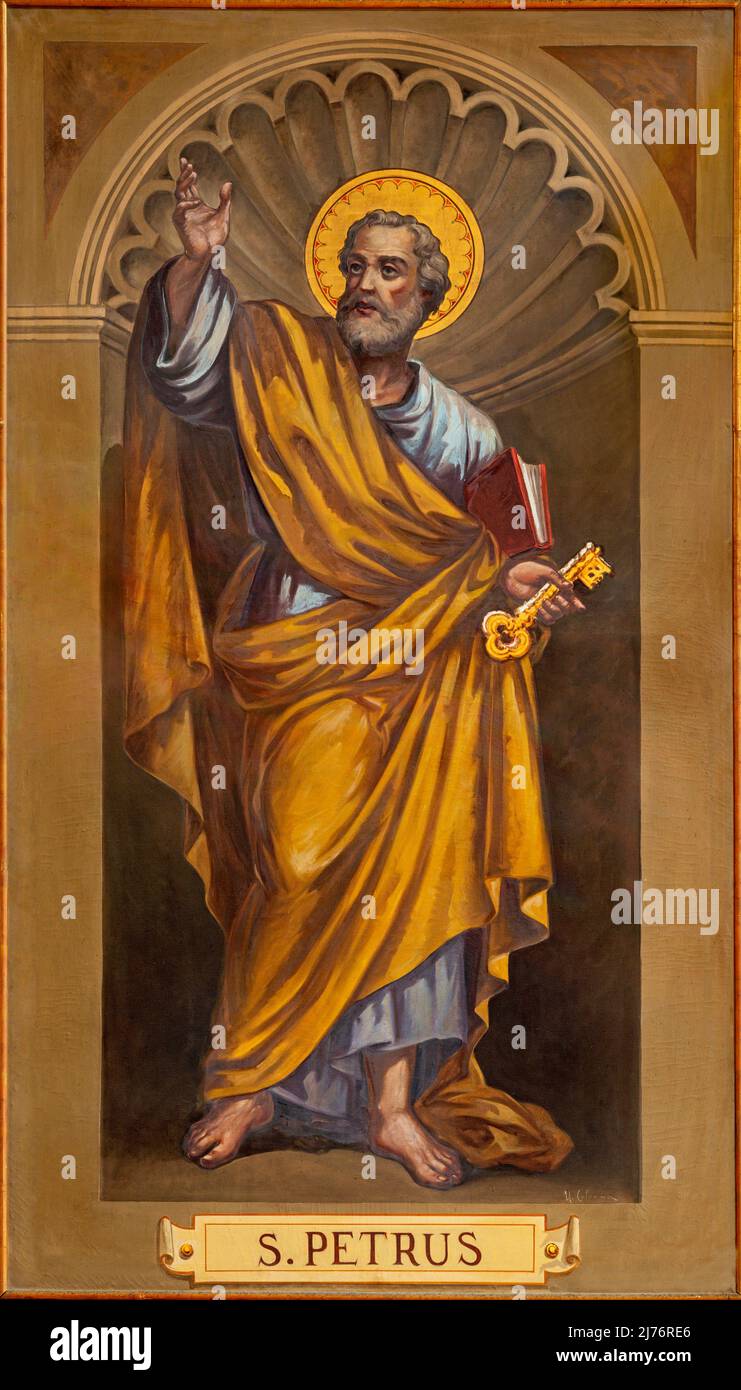BARI, ITALIE - 3 MARS 2022 : la fresque de Saint Pierre l'Apôtre dans l'église Chiesa San Ferdinando de Nicola Colonna (1862 -1948). Banque D'Images BARI, ITALIE - 3 MARS 2022 : la fresque de Saint Pierre l'Apôtre dans l'église Chiesa San Ferdinando de Nicola Colonna (1862 -1948). Banque D'Images