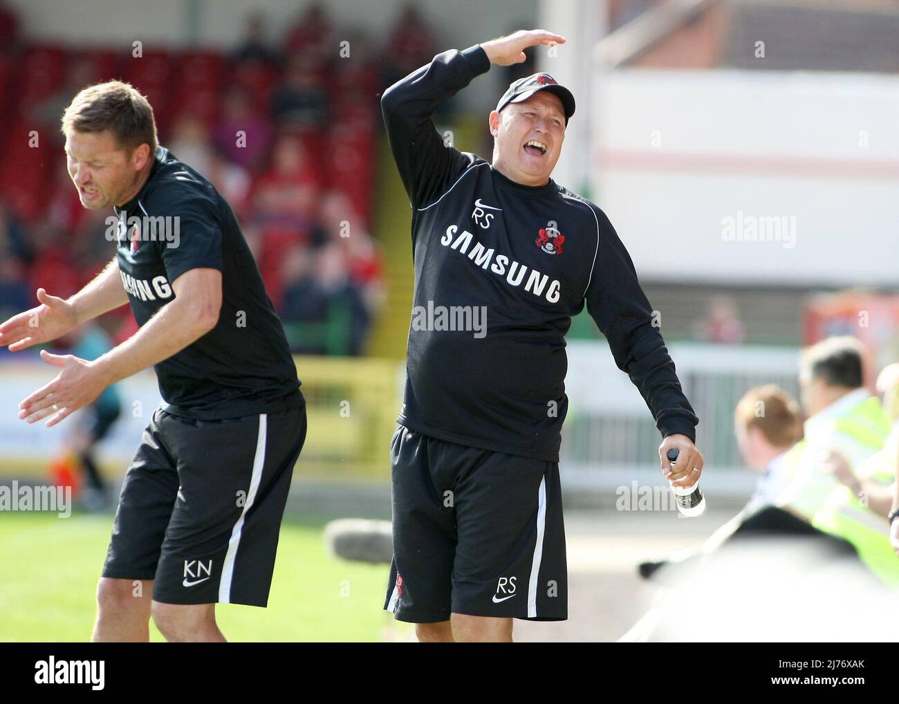 8th septembre 2012 - Npower League1 football - Swindon Town vs Leyton Orient. Russell Slade, directeur de Leyton Orient, se rapproche de Leyton Orient. Photographe: Paul Roberts / Pathos. Banque D'Images