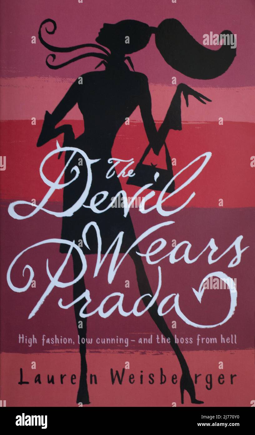 Le livre, le diable porte Prada par Lauren Weisberger Photo Stock - Alamy