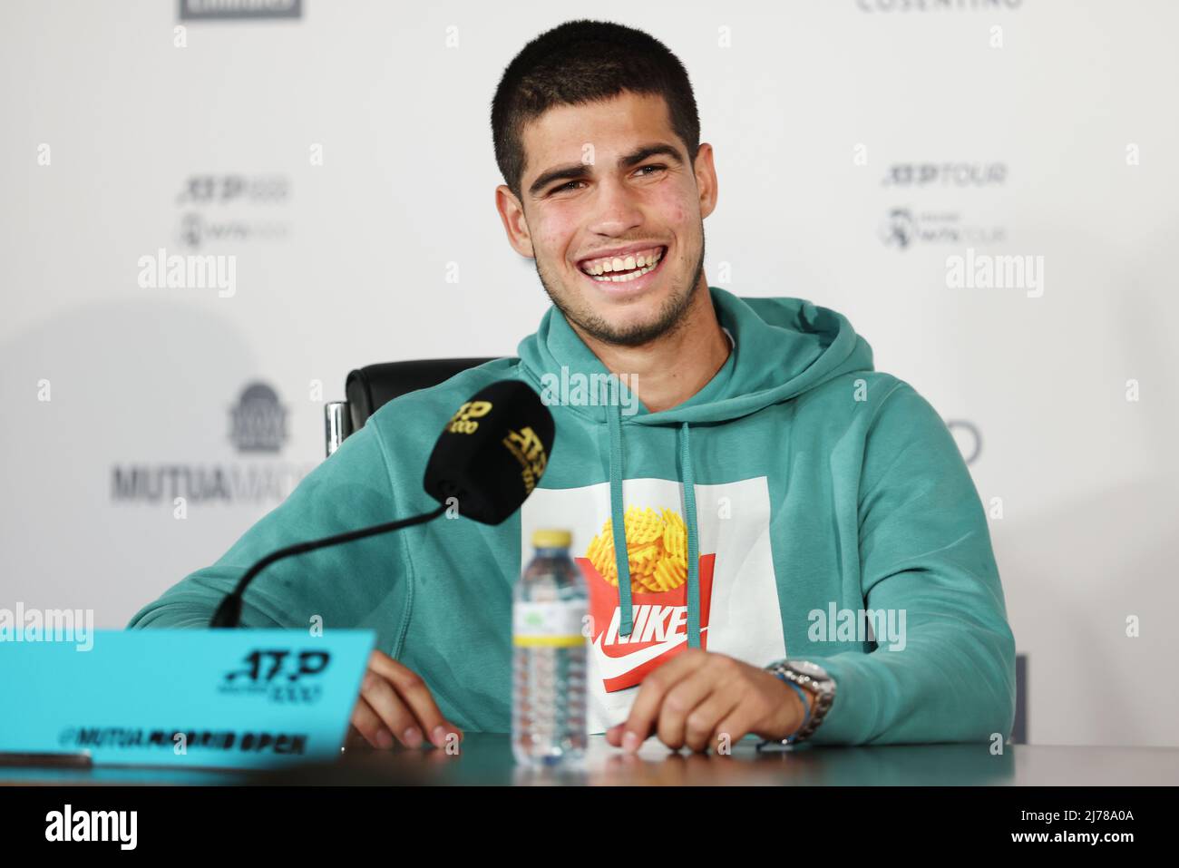 Carlos Alcaraz d'Espagne assiste à sa conférence de presse lors du tournoi de tennis Mutua Madrid Open 2022 le 6 mai 2022 au stade Caja Magica à Madrid, Espagne - photo: Irina R Hipolito/DPPI/LiveMedia Banque D'Images