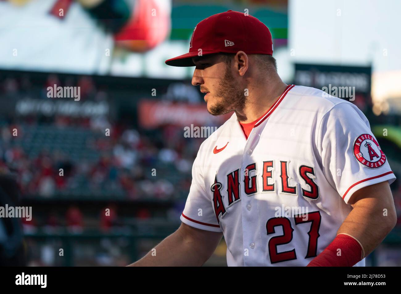 Mike Trout (27), joueur du centre des Anges de Los Angeles lors d'un match de MLB contre les ressortissants de Washington, le vendredi 6 mai 2022, à l'Angel Stadium, À Anahei Banque D'Images