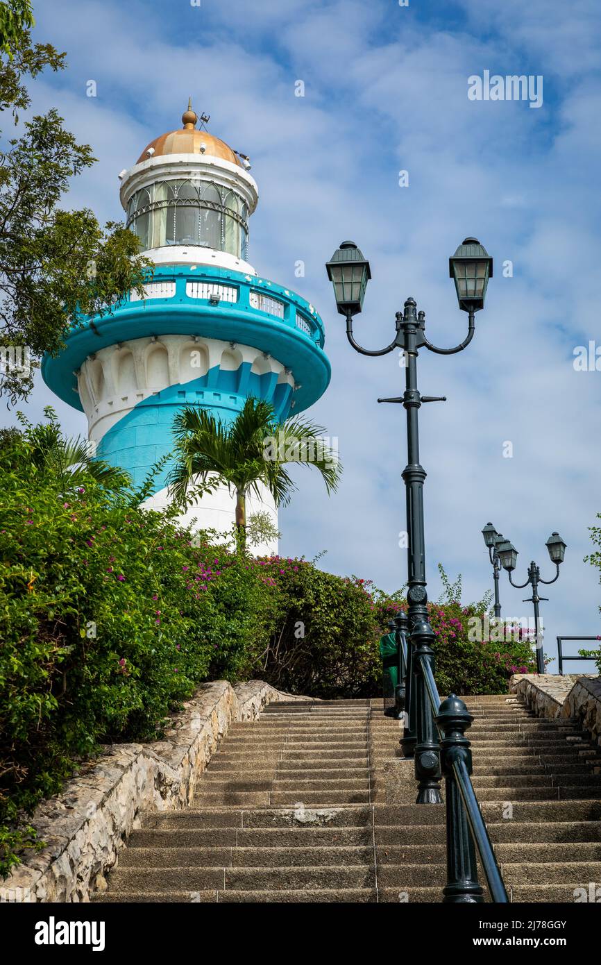 Guayaquil, Équateur. Phare du quartier fort de Santa Anna Las Penas. Deuxième plus grande ville de l'Équateur. Destination touristique populaire. Banque D'Images