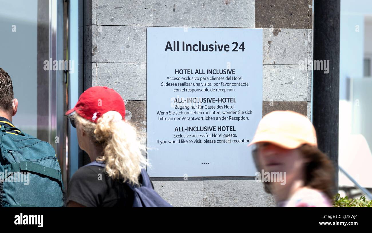 Tout compris (24 heures), plaque signalétique de l'hôtel. Banque D'Images