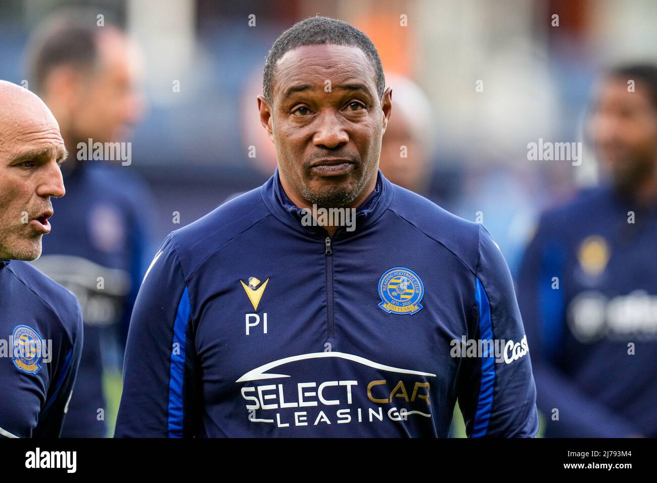 Paul Ince (gérant) de Reading pendant le match de championnat Sky Bet entre Luton Town et Reading à Kenilworth Road, Luton, Angleterre, le 7 mai 2022. Photo de David Horn. Banque D'Images
