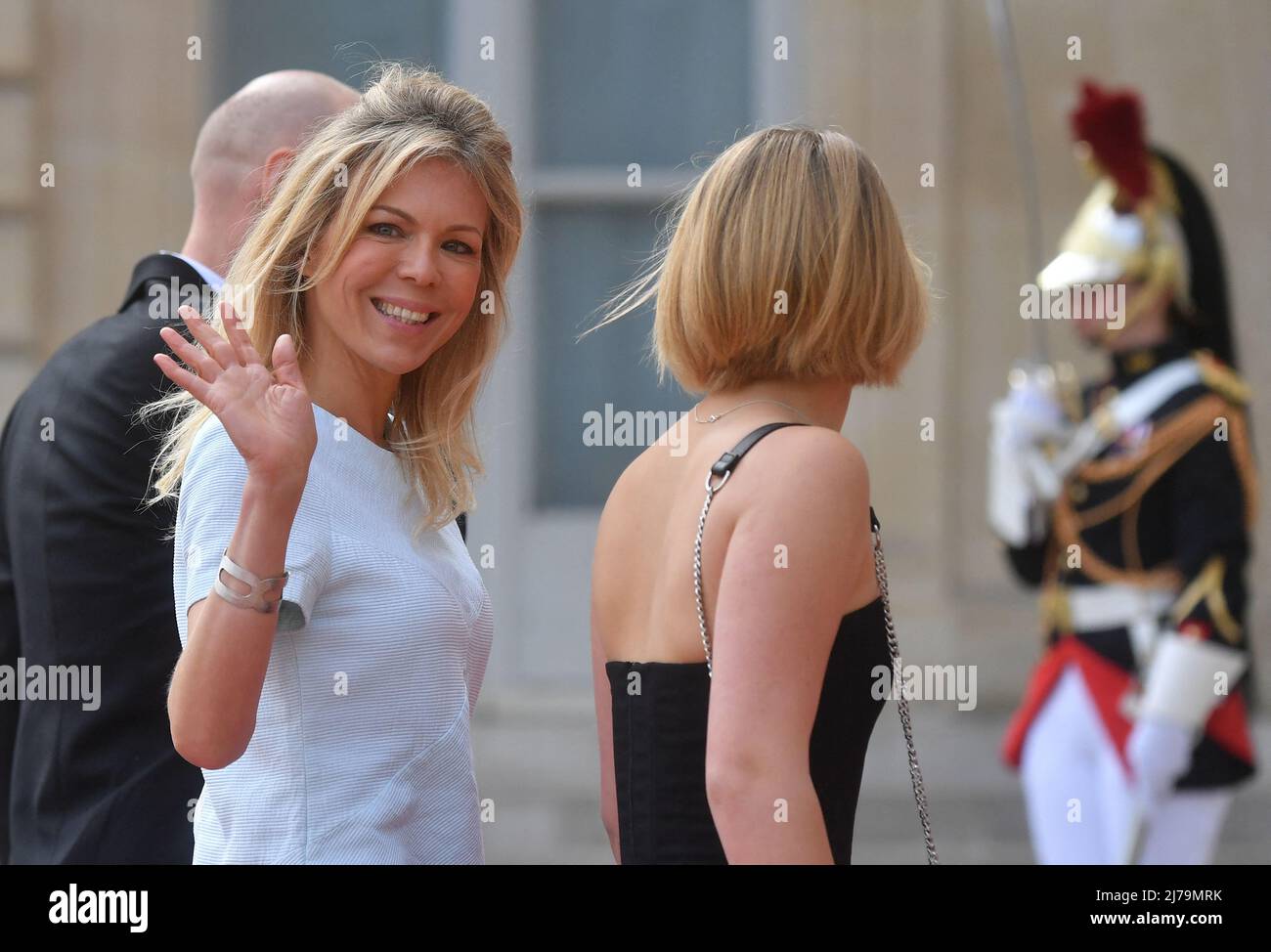 La fille Laurence Auziere-Jourdan, épouse du Président français, arrive pour la cérémonie d'investiture du Président français de la République Emmanuel Macron au Palais de l'Elysée à Paris (France) le 7 mai 2022, à la suite de sa réélection le 24 avril. Photo de Christian Liewig ABACAPRESS.COM Banque D'Images
