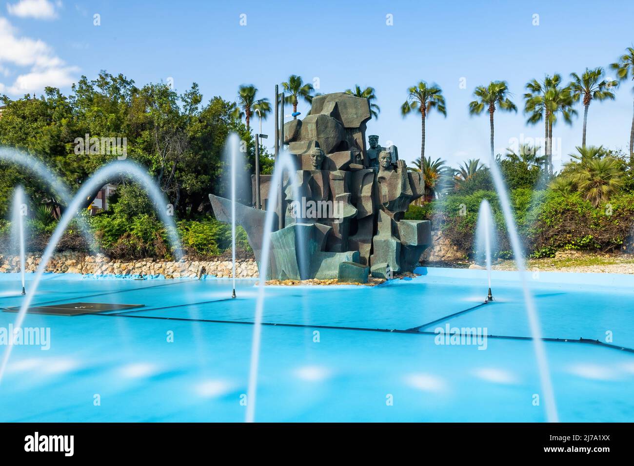 Huelva, Espagne - le 24 avril 2022 : monument à Huelva (Fuente del V Centenario) 5th fontaine centenaire, communément connue sous le nom de fontaine de l'âne Banque D'Images