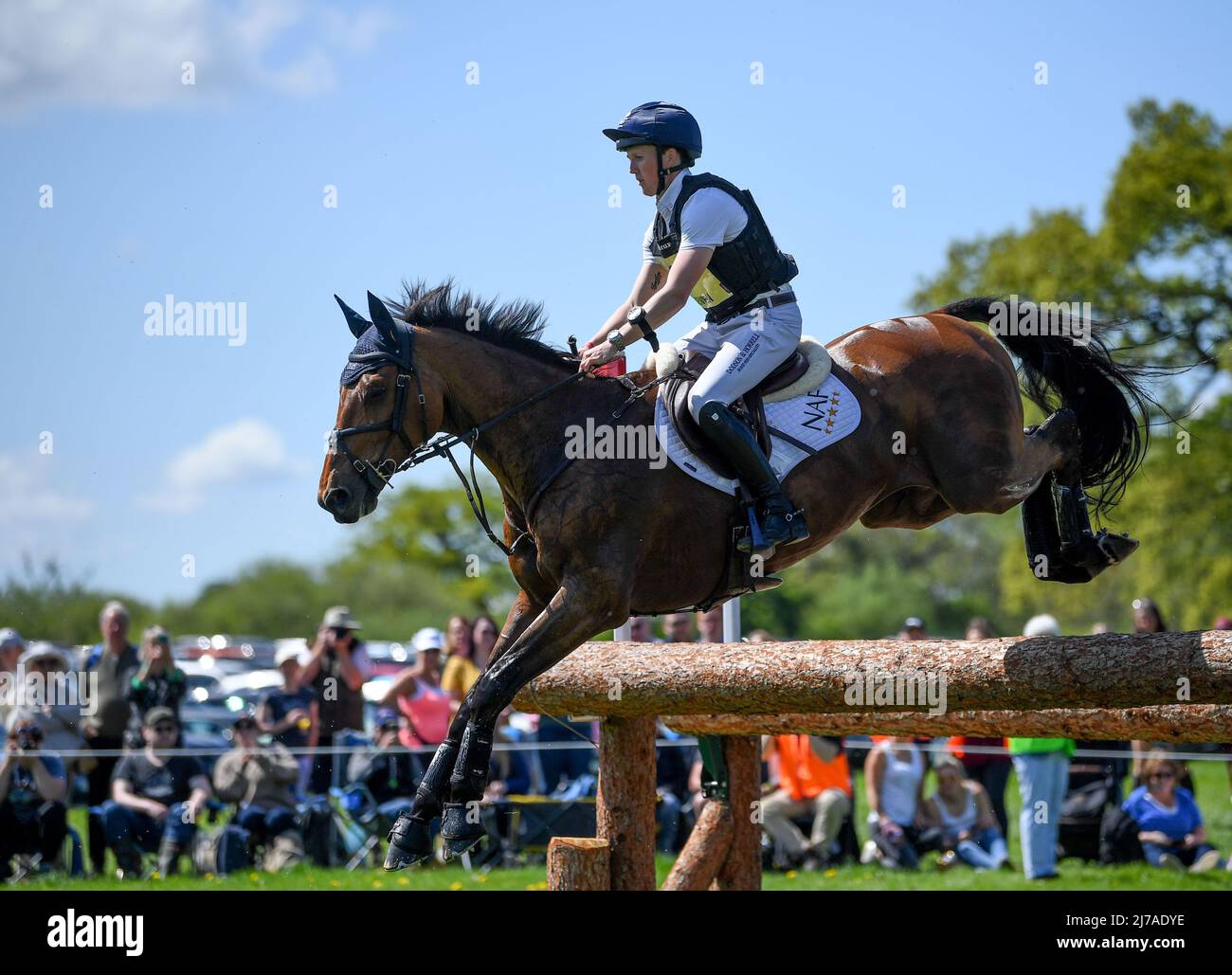 Badminton Estate, Gloucestershire, Royaume-Uni. 7th mai 2022. Mars Equestrian Badminton Horse Trials, jour 4; Tom McEwen à cheval TOLEDO DE KERSER pendant l'essai de cross-country le quatrième jour des 2022 Badminton Horse Trials crédit: Action plus Sports/Alay Live News Banque D'Images