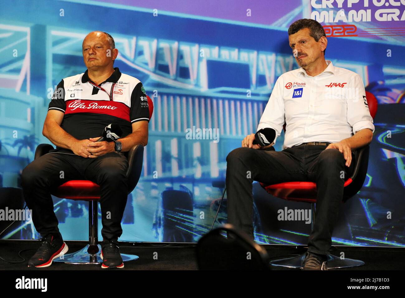 Frederic Vasseur (FRA, Alfa Romeo F1 Team ORLEN), Guenther Steiner (ITA, Haas F1 Team), Grand Prix de Miami F1 à Miami International Autodrome le 7 mai 2022 à Miami, États-Unis d'Amérique. (Photo par Anthony Rew/DPPI via HIGH TWO) Banque D'Images