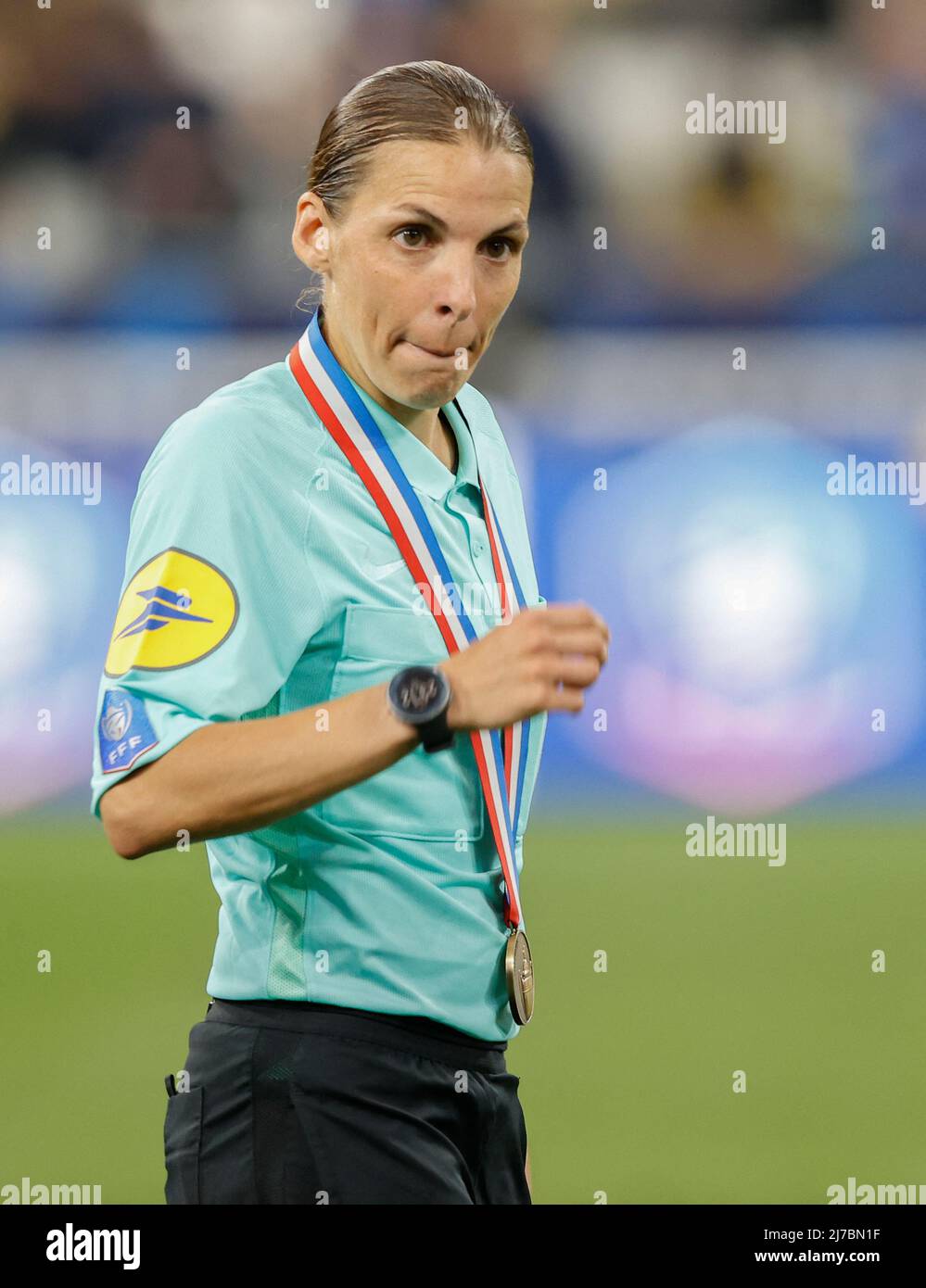 Stephanie FRAPPART l'arbitre à la fin du match de la finale de la coupe