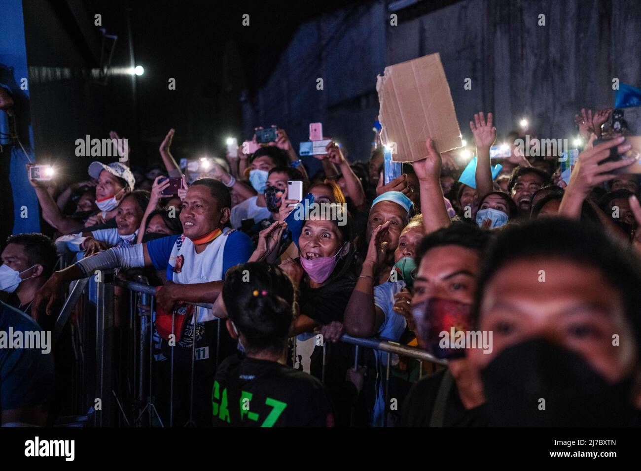 6 mai 2022, Singapour, Singapour, Singapour : les partisans du candidat à la présidence, le sénateur MANNY PACQUIAO, se réunissent lors d'un rassemblement de campagne à Cebu City, Philippines, le 6 mai 2022. (Image de crédit : © Maverick ASIO/ZUMA Press Wire) Banque D'Images