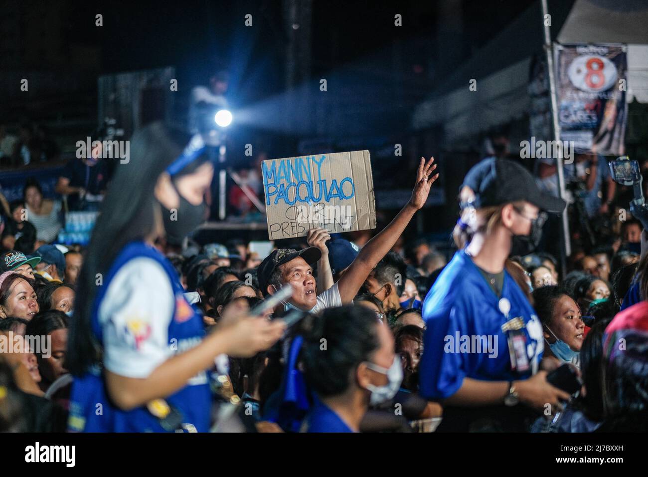 6 mai 2022, Singapour, Singapour, Singapour : les partisans du candidat à la présidence, le sénateur MANNY PACQUIAO, se réunissent lors d'un rassemblement de campagne à Cebu City, Philippines, le 6 mai 2022. (Image de crédit : © Maverick ASIO/ZUMA Press Wire) Banque D'Images