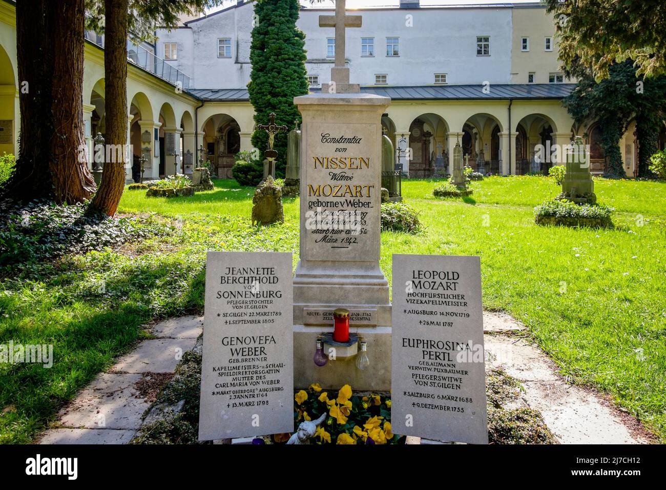 Tombe de Constanze Mozart, première femme de Wolfgang Amadeus Mozart,  cimetière de Saint Sébastien, Salzbourg, Autriche Photo Stock - Alamy