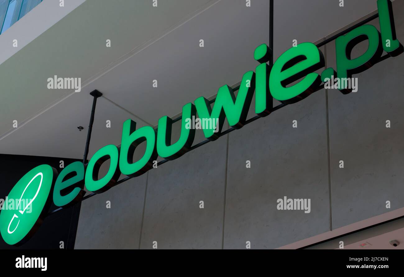 Logo de la boutique en ligne EOBUWIE.PL avec chaussures. Magasin de  chaussures populaire en Pologne Photo Stock - Alamy
