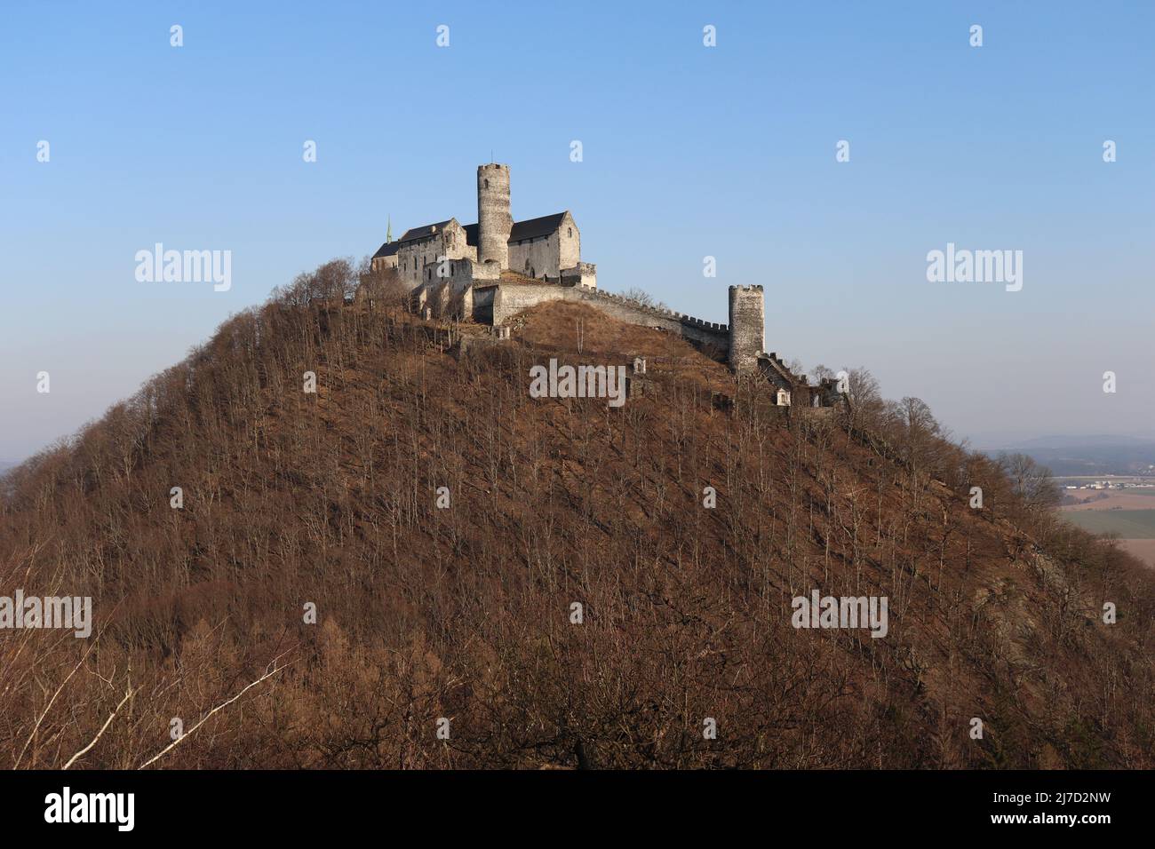 Le château royal de Bezděz est une impressionnante structure gothique datant du 13th siècle située dans le nord de la République tchèque. Banque D'Images