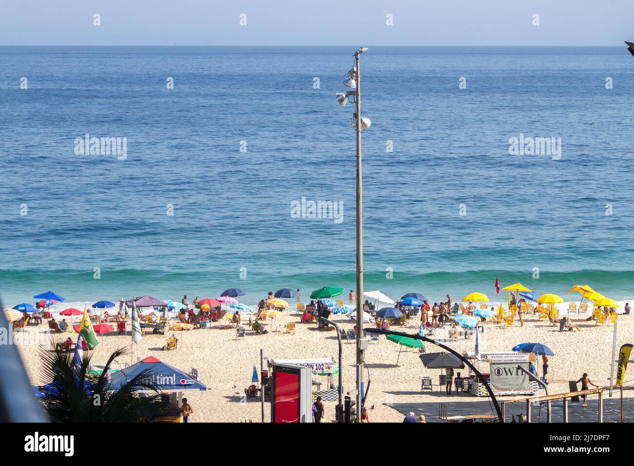 Plage d'Ipanema à Rio de Janeiro, Brésil - 16 mars 2022 : vue sur la plage d'Ipanema à Rio de Janeiro. Banque D'Images