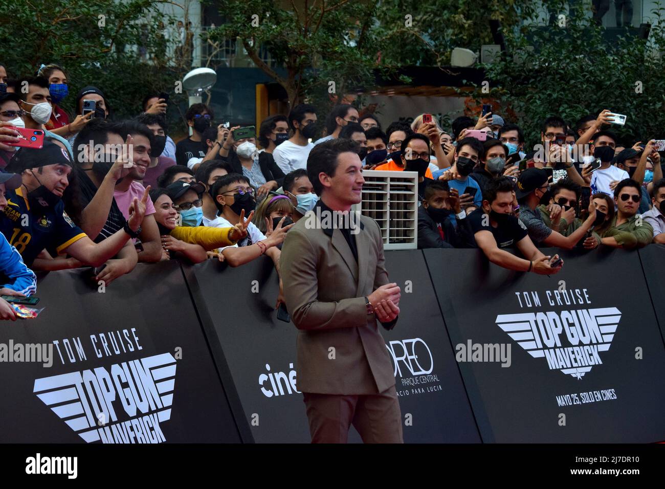 MEXICO, MEXIQUE - 06 MAI : Miles Teller participe à la première mexicaine de 'Top Gun: Maverick'. (Photo de Francisco Morales/DAMMPHOTO) Banque D'Images