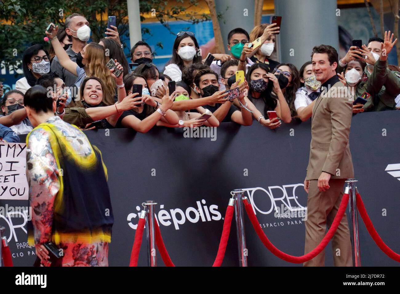 MEXICO, MEXIQUE - 06 MAI : Miles Teller participe à la première mexicaine de 'Top Gun: Maverick'. (Photo de Francisco Morales/DAMMPHOTO) Banque D'Images