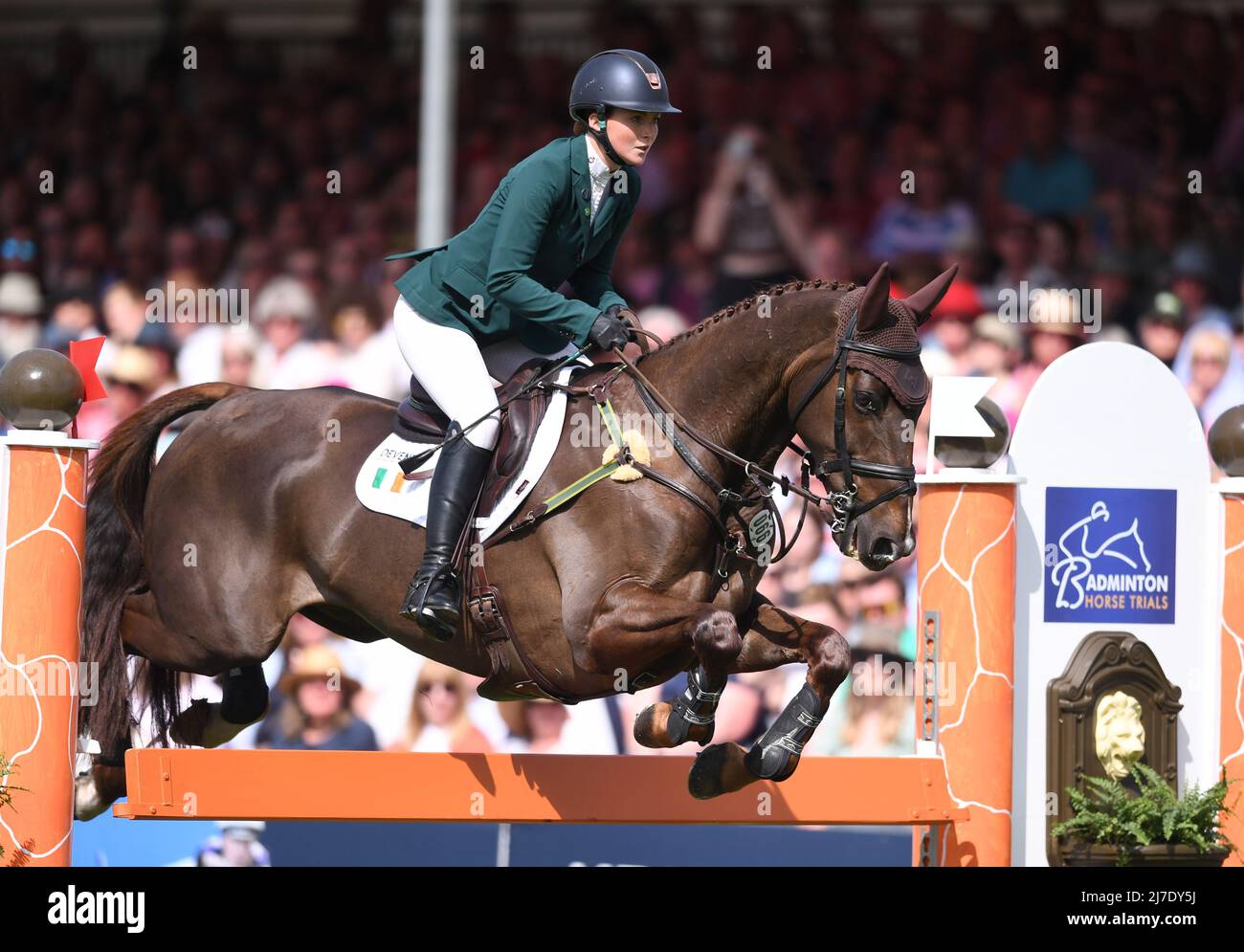 Badminton Estate, Gloucestershire, Angleterre ; 8th mai 2022, 8th mai 2022, Badminton Estate, Gloucestershire, Angleterre; épreuves de badminton équestre Mars, jour 5; Susie Berry Riding JOHN THE BULL pendant le test de saut de spectacle le cinquième jour des épreuves de badminton 2022 Banque D'Images