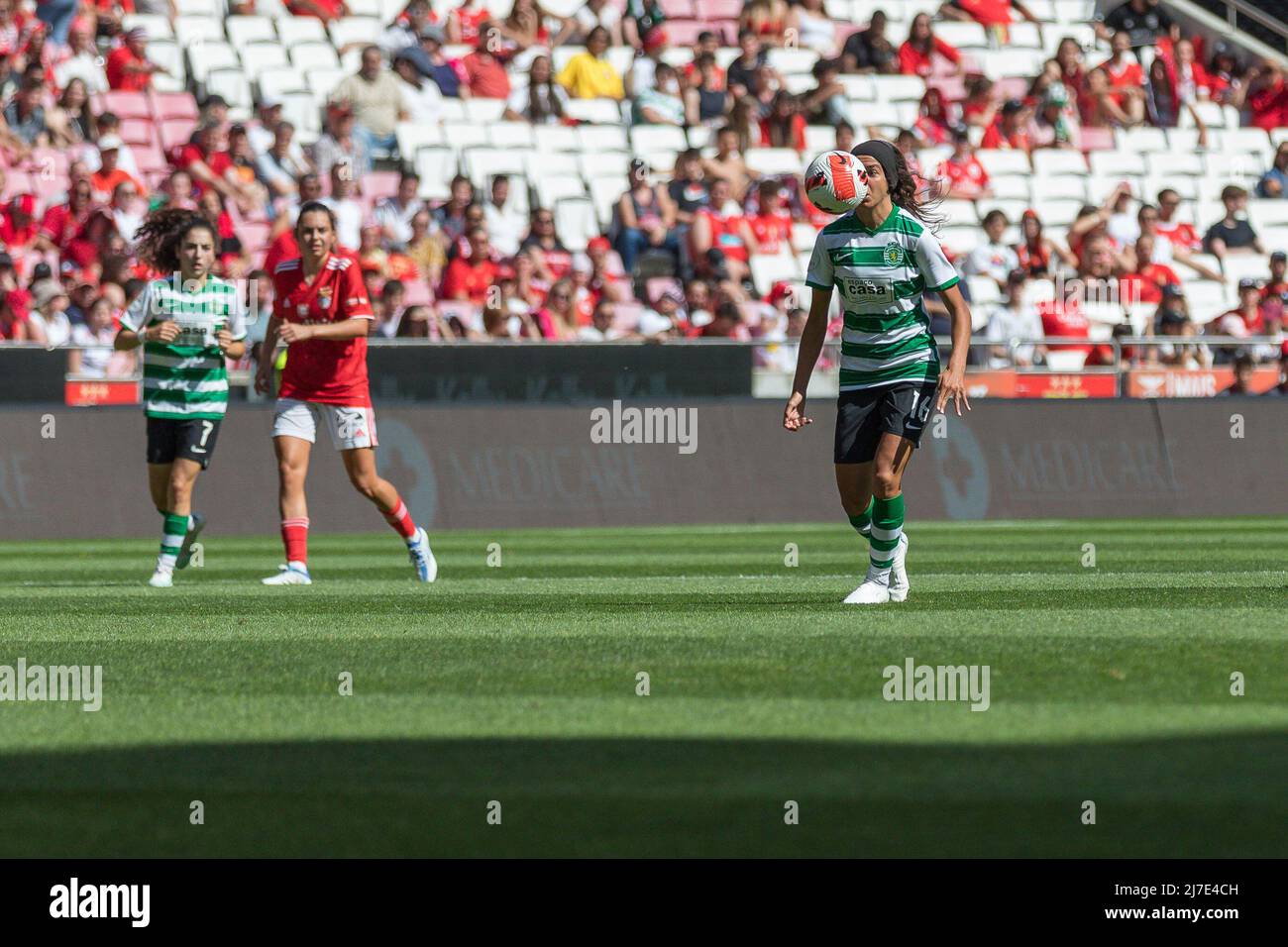 08 mai 2022. Lisbonne, Portugal. Milieu de terrain de sport du Portugal Andreia Jacinto (16) en action pendant le match entre SL Benfica vs Sporting CP © Alexandre de Sousa/Alay Live News Banque D'Images