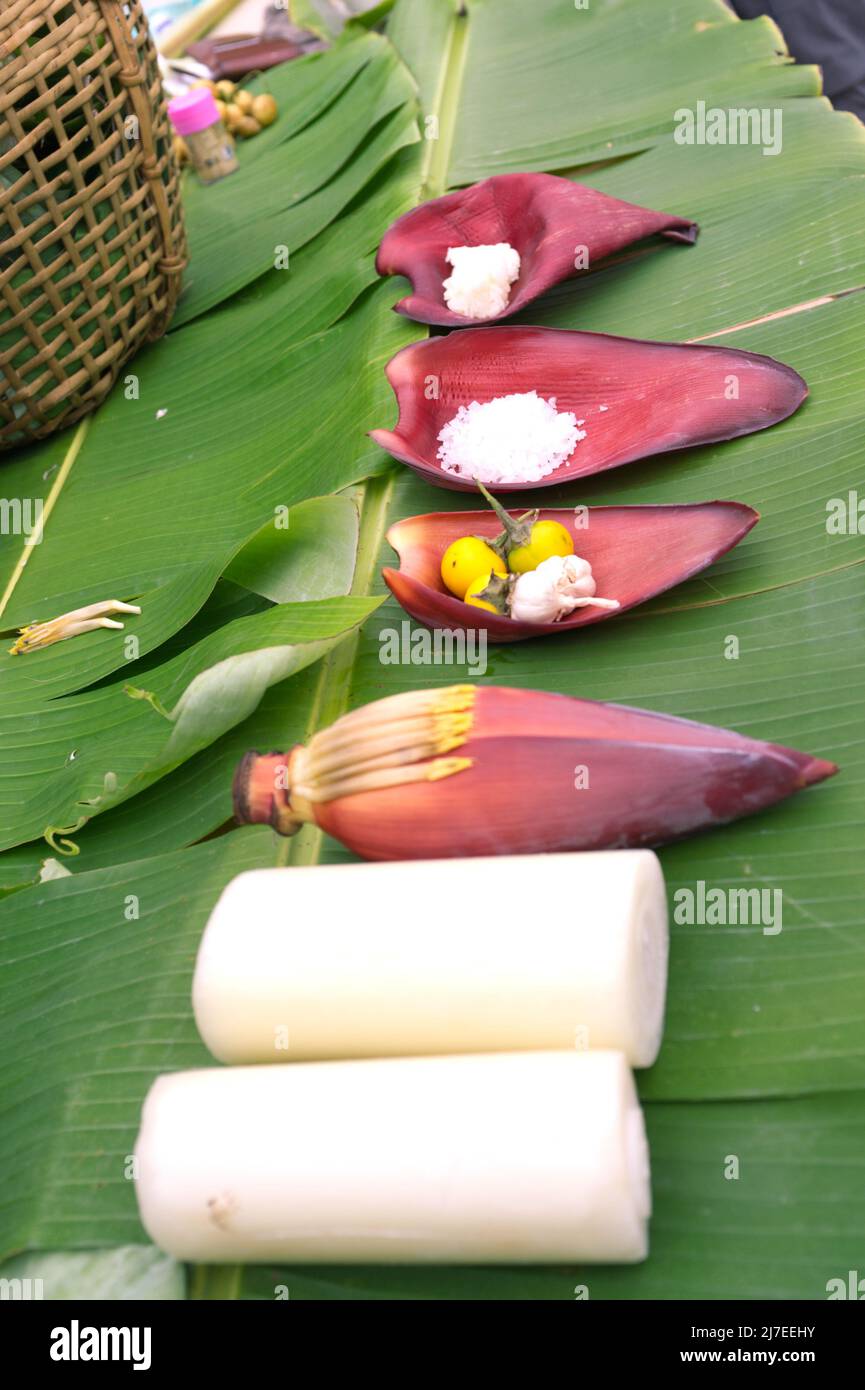 Sel sur la fleur de banane . concept CUISINE THAÏLANDAISE Banque D'Images