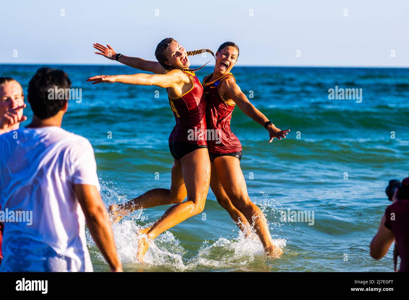 8 mai 2022, Gulf Shores, Alabama, États-Unis: Les chevaux de Troie célèbrent après avoir vaincu l'État de Floride dans le championnat national de volley-ball de plage de la NCAA. (Image de crédit : © Matthew Smith/ZUMA Press Wire) Banque D'Images